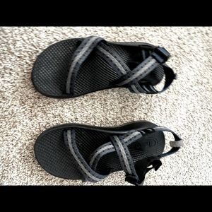Chacos Size 4